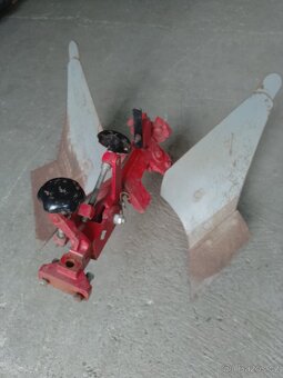 Vari oboustranný pluh APH-352,nastavovací těleso - 3