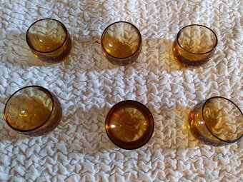 Karafa a malé skleničky - 3