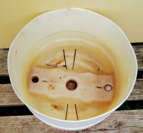 Velké květináče - barely 25 l, 3ks - 3