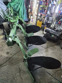 Prodám 3 radliční nesený pluh - 3