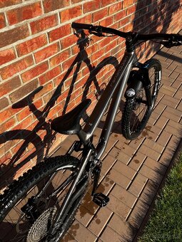 Commencal Meta TR V4 29/M. 100km skoro nové - 3