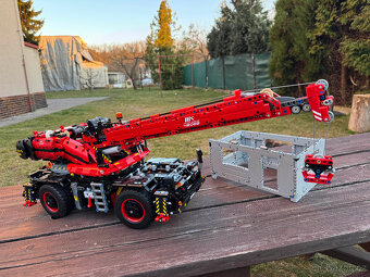 LEGO Technic 42082 Terénní jeřáb - 3