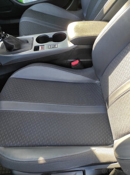 Peugeot2008 Alure 1,2 PureTech100, man.6převodovka r.v. 2020 - 3