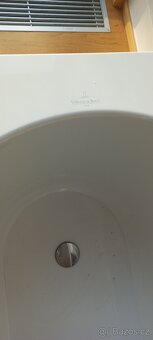 Akrylatova vana Villeroy&Boch - 3
