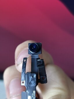 Prodám přední kameru na iPhone 7 - 3