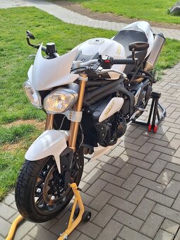 Triumph Speed Triple 1050 - 3