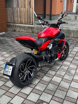 DUCATI DIAVEL V4 - 3
