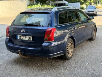 Toyota Avensis 2.2 D-Cat Kombi manual - 3