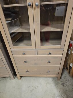 HEMNES VITRÍNA - 3