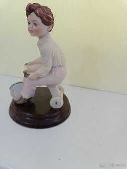 Socha Capodimonte Italie. výš.17cm. - 3