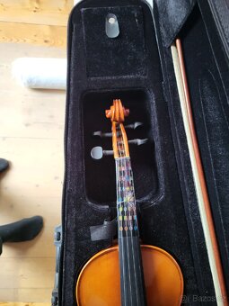 Housle Stagg 4/4 - 3
