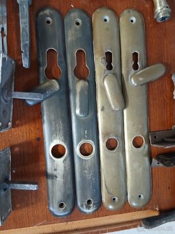 Prodám mosazné kličky a štítky s klikama - 3