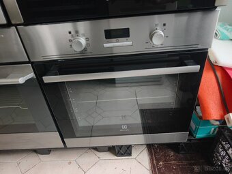 Trouba Electrolux EOB3400DO, horkovzduch, hezký stav, záruka - 3