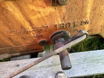 zadek traktoru 6711 - 3