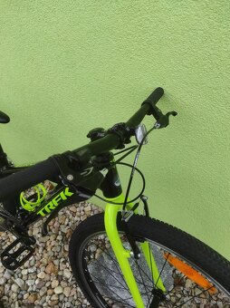 Značkové dětské kolo TREK WAHOO 26" (Black/Volt) - 3