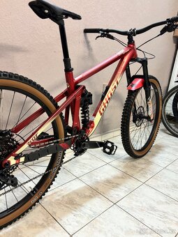 GHOST RIOT EN ESSENTIAL 29 M - 3