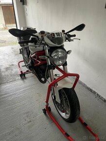 Ducati Monster 1100 - 3