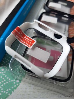 4x ochranné sklo, kryt na Apple Watch Series 7/Series 8 - 3