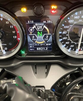 Suzuki Hayabusa GSX 1300R - 3