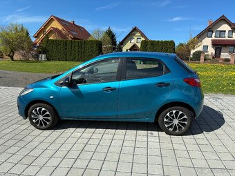 Mazda 2 1.3 rok 2011 - 3