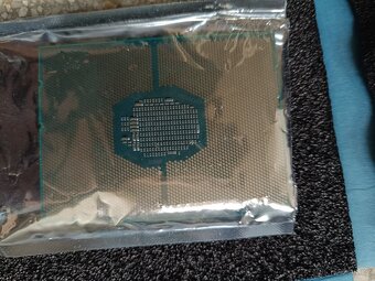 Intel Xeon Silver 4210, 2.2 GHz (16000 Kč) - 3