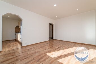 Pronájem bytu 2+1 po rekonstrukci s lodžií, 52 m², Praha 12  - 3