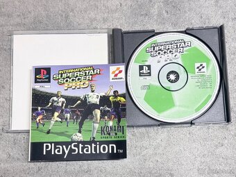- PS1 hra International Superstar Soccer Pro - - 3