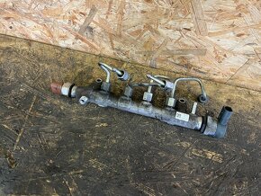 VSTŘIKOVACÍ LIŠTA 2.0 TDI 103 KW 03L089N - 3