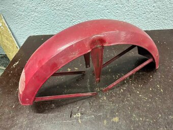 Predám zachovalý prední blatník JAWA 350/634 350/472 - - 3