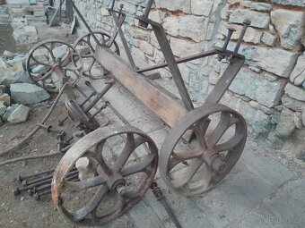 Podvozek s litinovými koly - 3