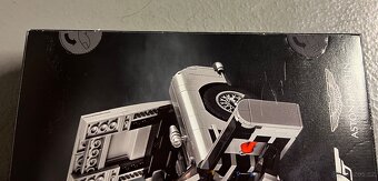 LEGO Creator Expert 10262 James Bond Aston Martin DB5 - 3