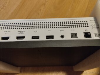 Xbox One S - 3