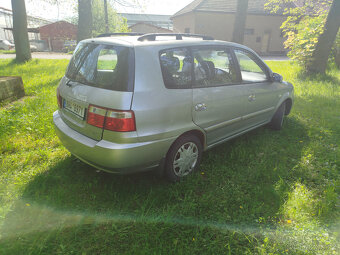 Kia Carens 2.0 - 3
