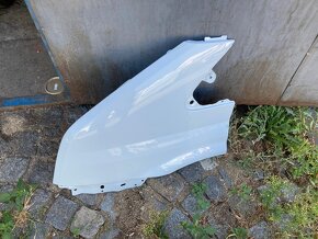 levý blatník ford transit , bílá frozen withe,kod barvy 7VTA - 3