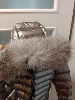 Dámská zimní bunda - kabatek Moncler velikost 3 (M-L) - 3
