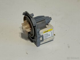 Motor vypouštěcího čerpadla AEG Lavamat 72850 132323900 - 3