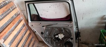 Zadní dveře Octavia 2 střibrná - 3