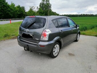Toyota Corrola verso - 3
