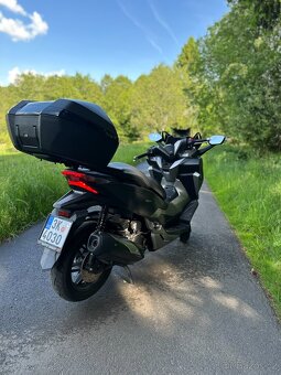 Honda Forza 300 - 3