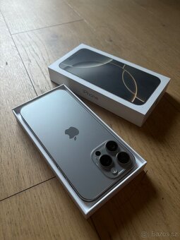 Apple iPhone 16 Pro Max 256GB přírodní - 3
