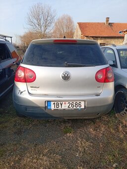 VW Golf 5 1.6 benzín díly - 3
