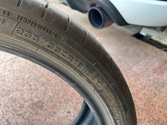 255/35 r18 - 3