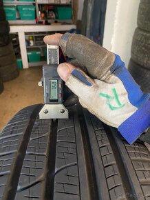 235/55R19 pirelli - 3