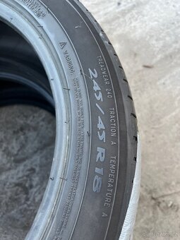Pneu Michelin letní 245/45/18 DOT1515 - 3