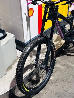 Prodám downhill kolo YT Tues 2018, velikost kol 27.5" - 3