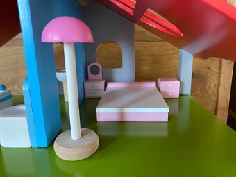 Dřevěný domeček pro panenky - 3