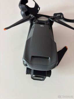 Prodám špičkový dron DJI Mavic 3 Pro Cine Premium Combo. - 3