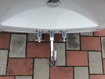 Umyvadlo 950x600 i s baterií - 3