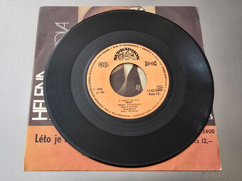 SP Helena Vondráčková - LÉTO JE LÉTO / MÚZY (1980) - 3