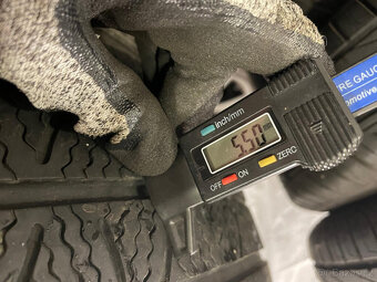 Pirelli Carrier Winter 235/65 R16C 115/113R 2Ks zimní pneu - 3